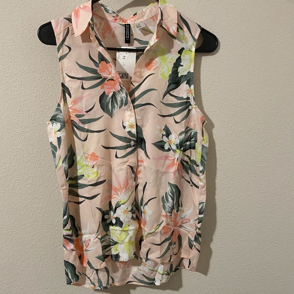 Sleeveless Blouse